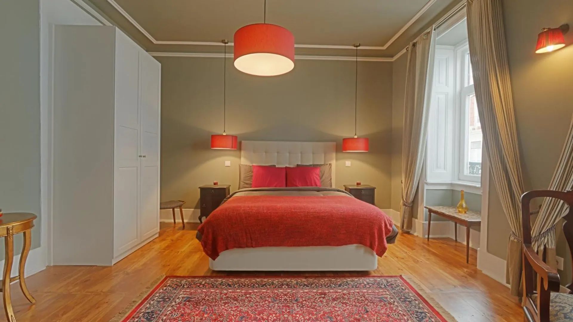 Eine Mischung Aus Altem Wort Und Modernem Charme In Lissabon Apartment