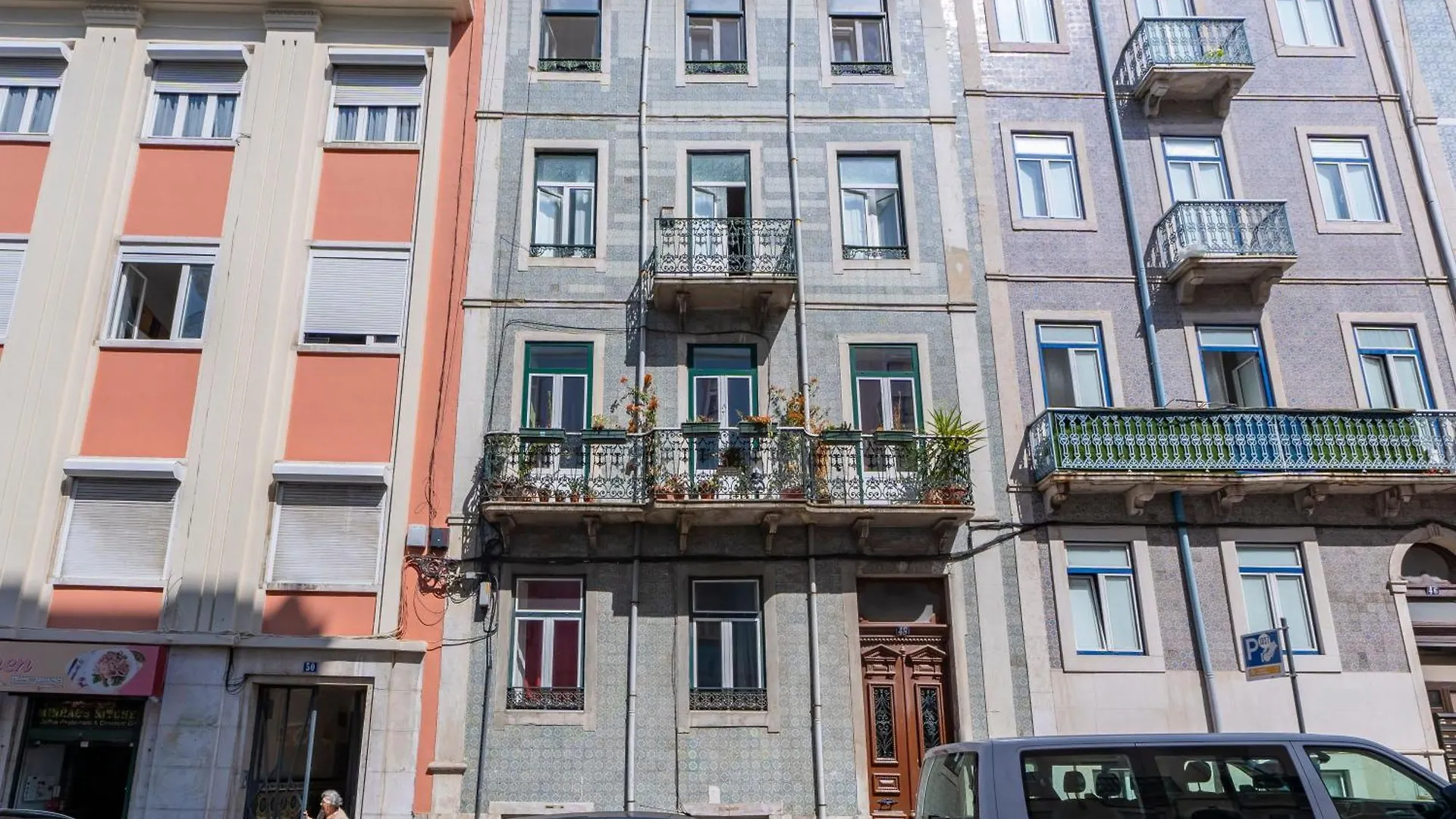 Eine Mischung Aus Altem Wort Und Modernem Charme In Lissabon Apartment
