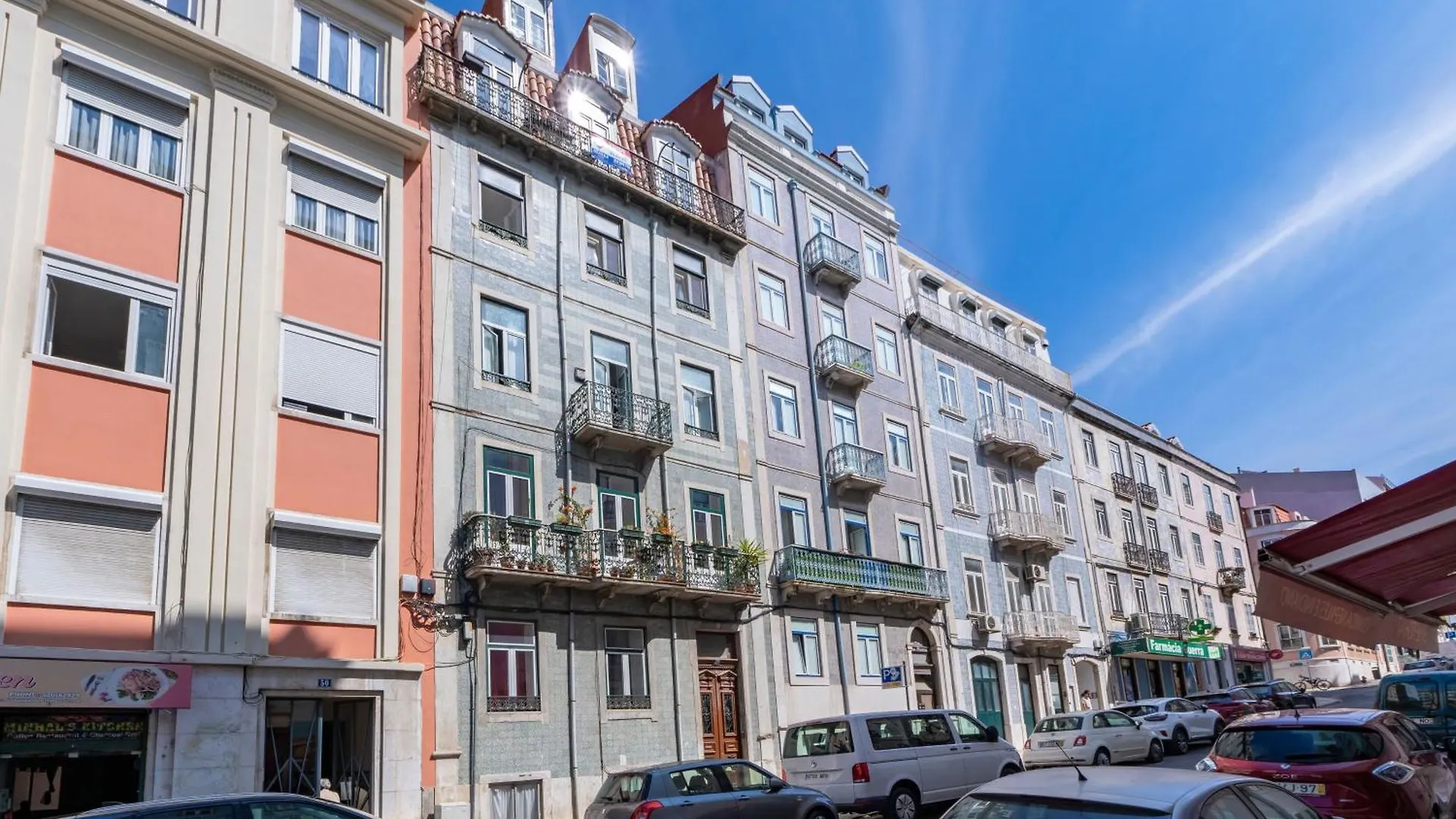 Eine Mischung Aus Altem Wort Und Modernem Charme In Lissabon Apartment