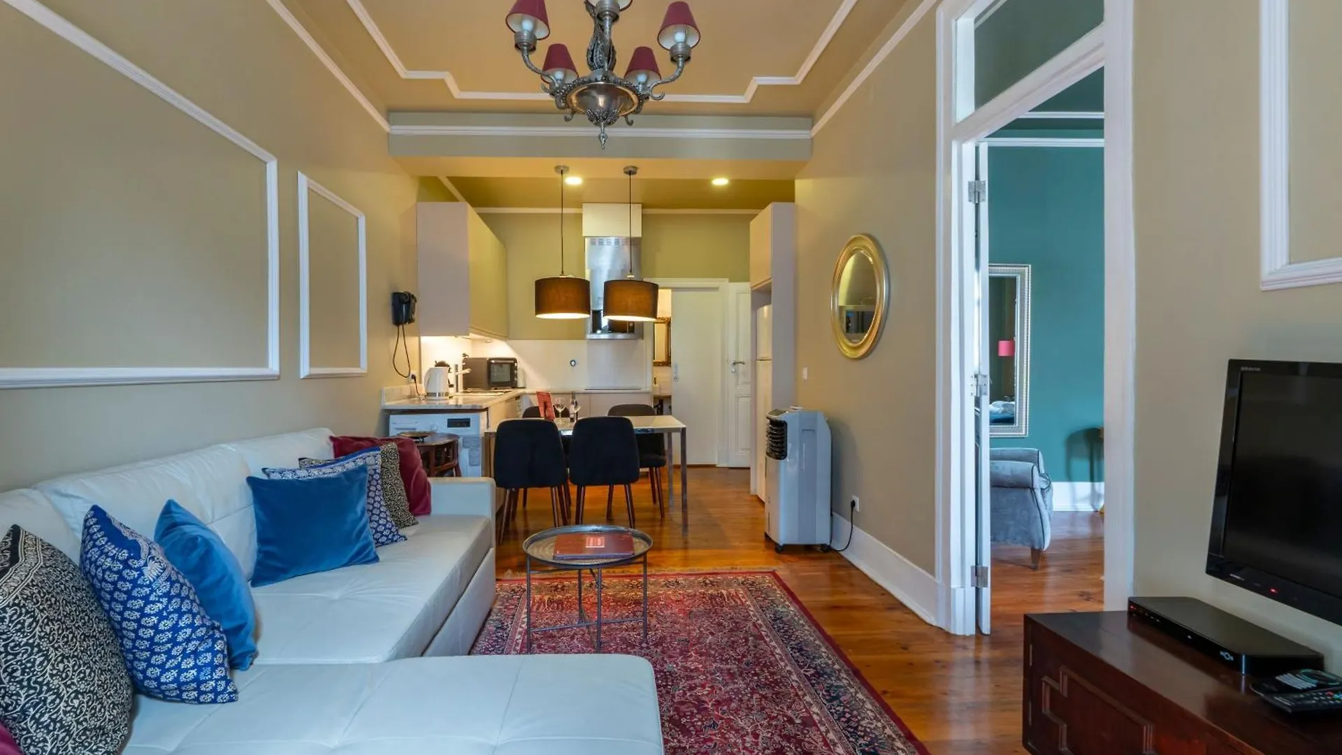 Eine Mischung Aus Altem Wort Und Modernem Charme In Lissabon Apartment